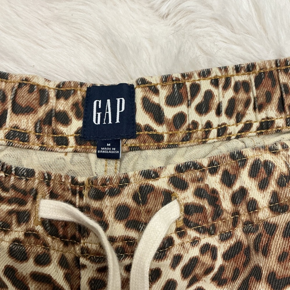 GAP Leopard Print Drawstring Barrel Leg Pants in Cheetah Print - Picture 5 of 11